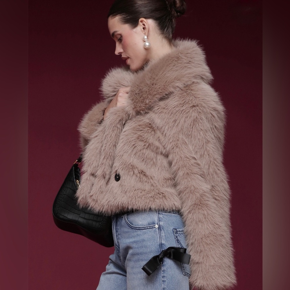 Avec les Filles faux fur crop jacket